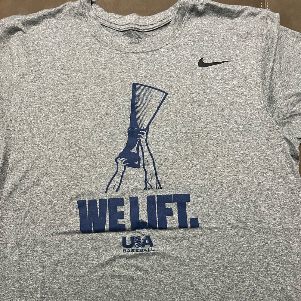 THE NIKE TEE DRI-FIT medium